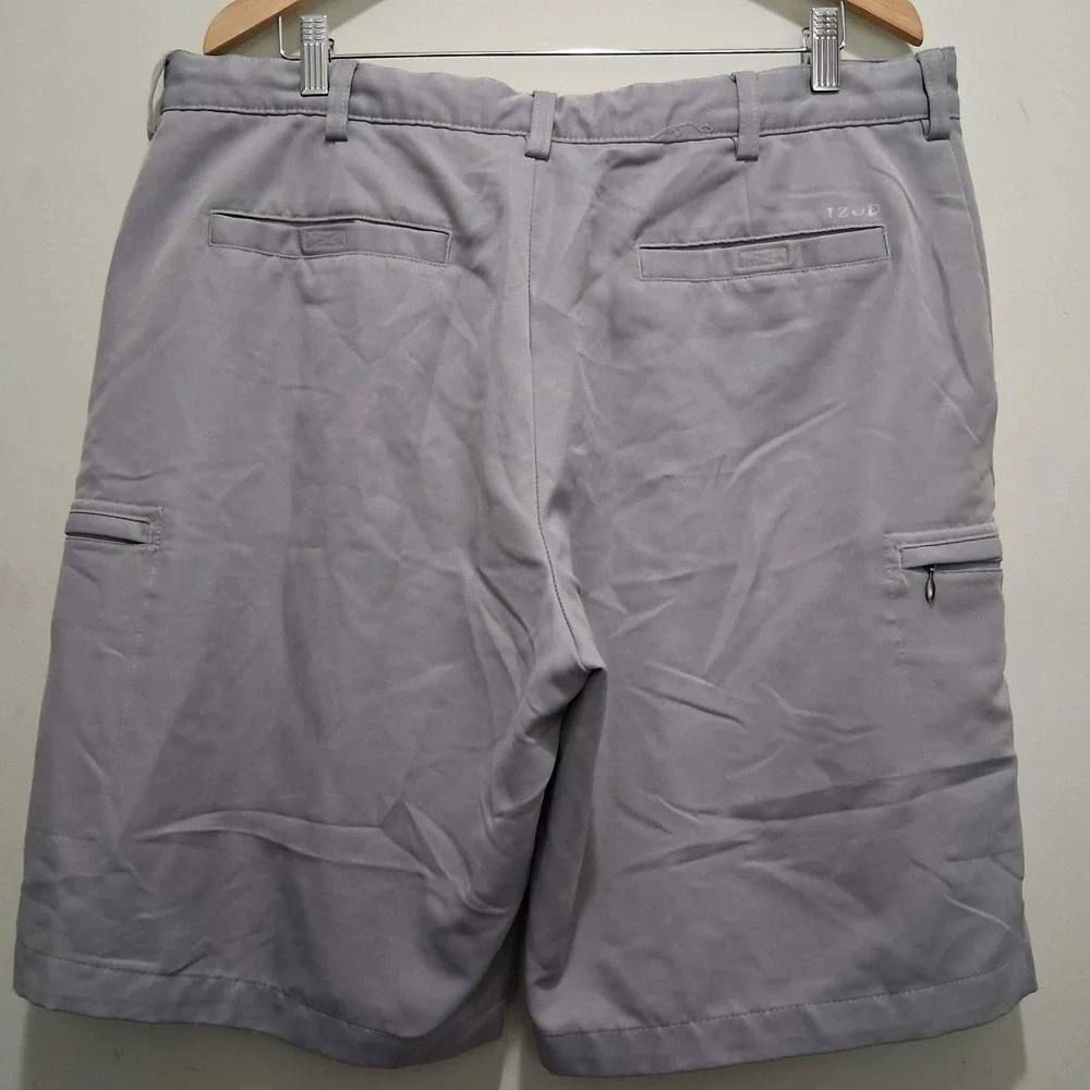IZOD Golf Classic Mens Gray Performance Cargo Shorts Size 38 Flat Front Utility